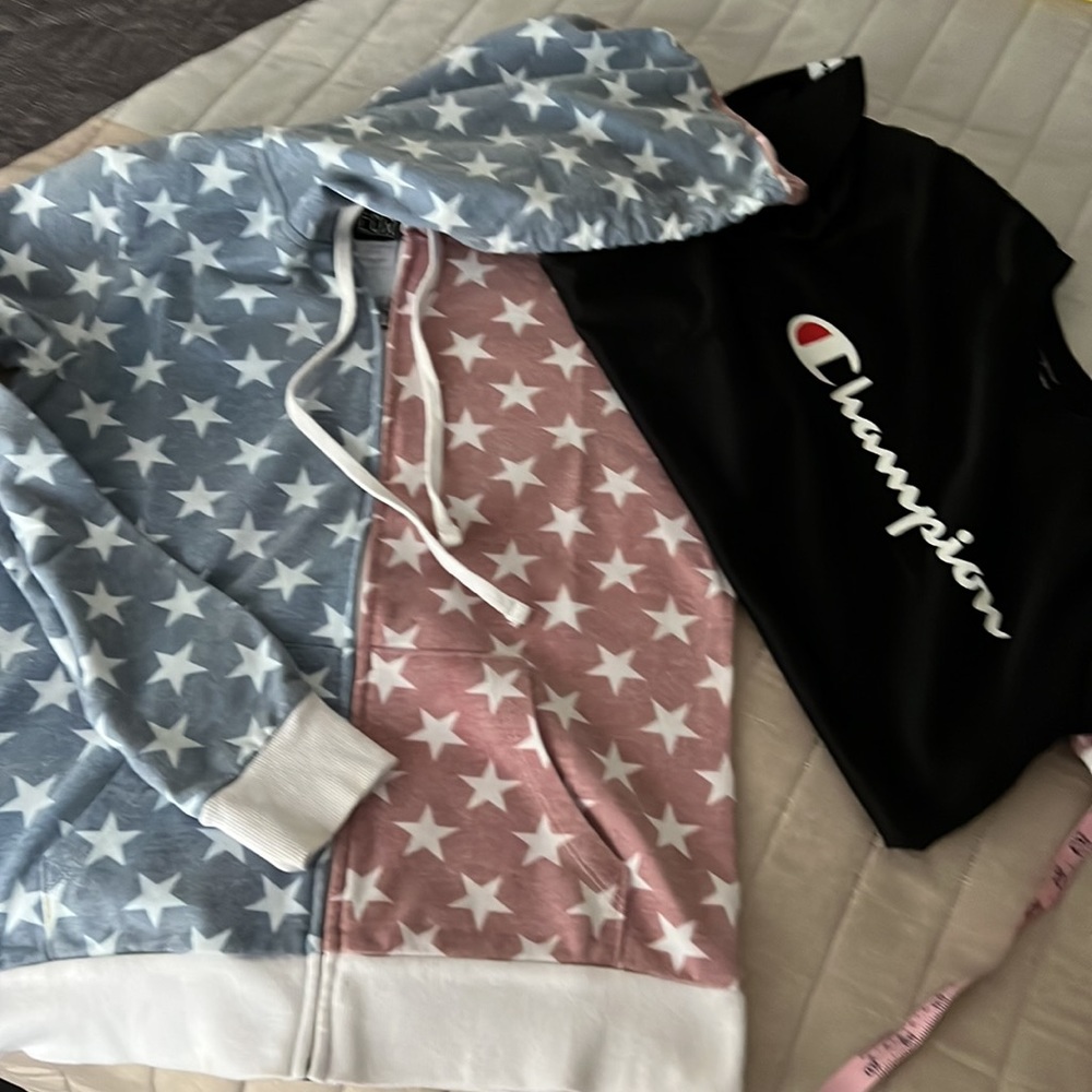Bundles kids jacket and T-shirts size L/M